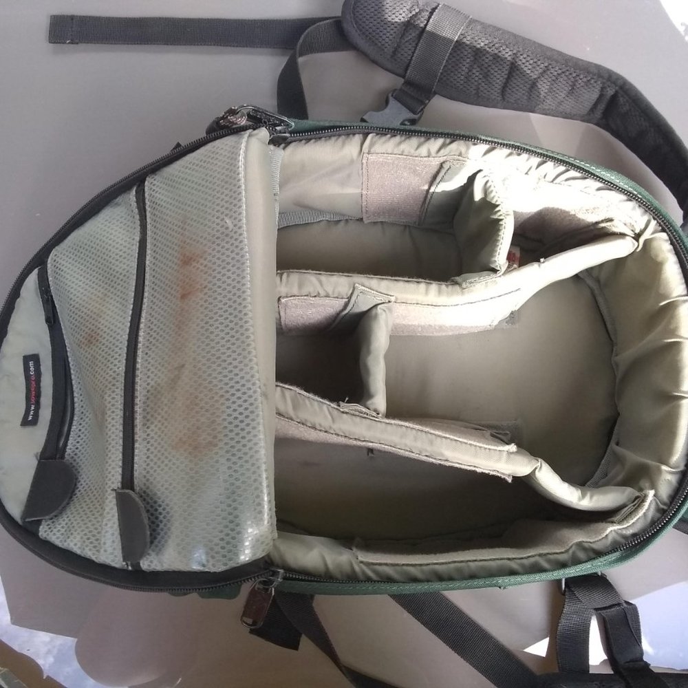 Lowepro Camera Backpack - Picture 3 of 5